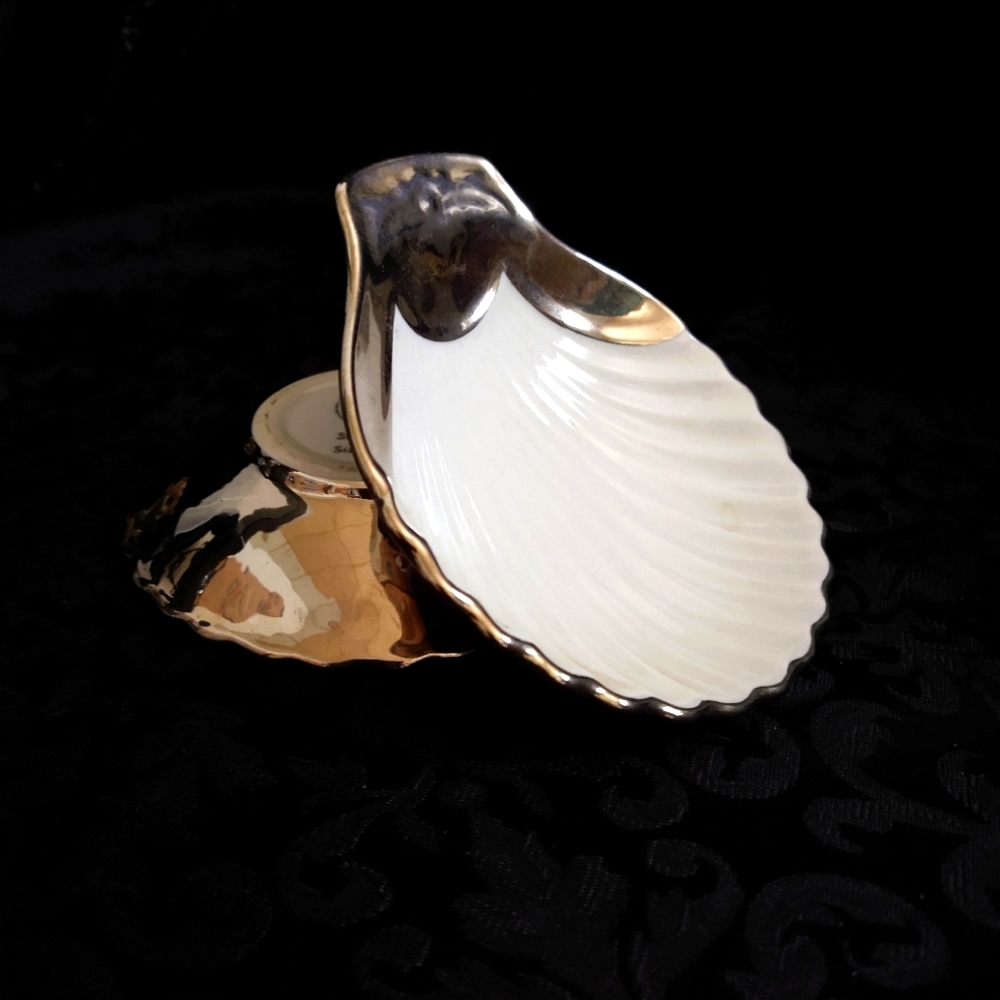 Royal Worcester Fireproof Shell Shaped Dishes- England